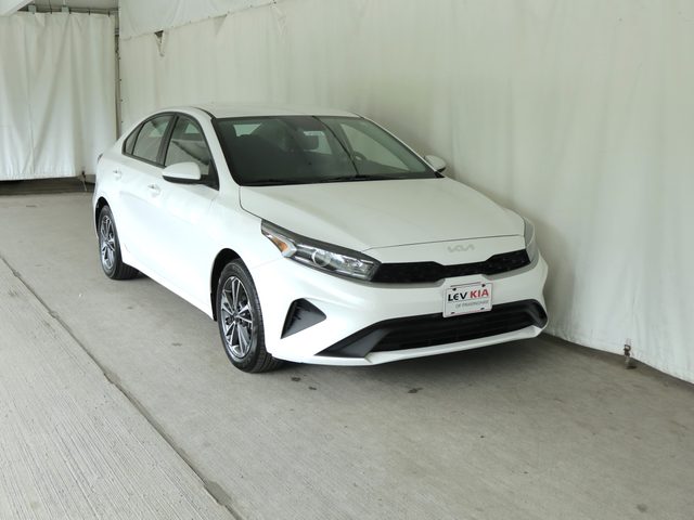 2023 Kia Forte LXS FWD photo