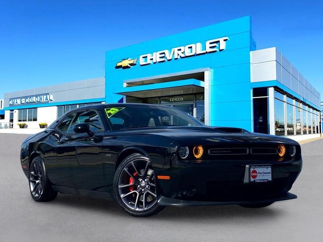 2023 Dodge Challenger R/T RWD photo