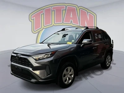 2020 Toyota RAV4 LE AWD photo