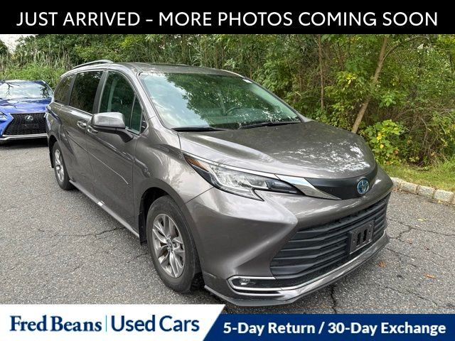 2023 Toyota Sienna XLE AWD photo
