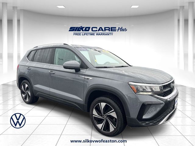 2023 Volkswagen Taos SE AWD photo