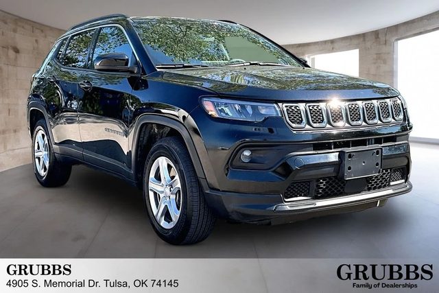 2023 Jeep Compass Latitude 4WD photo