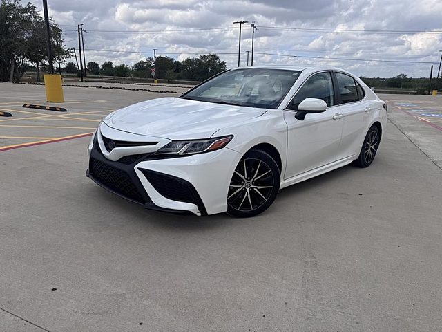2021 Toyota Camry SE FWD photo