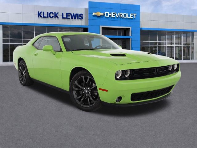 2023 Dodge Challenger SXT AWD photo