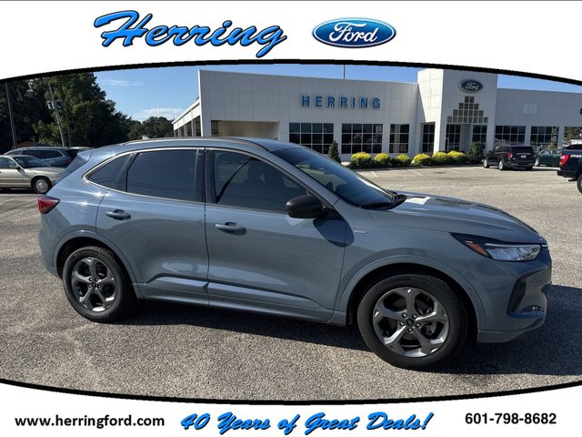 2023 Ford Escape ST-Line FWD photo