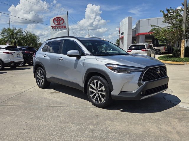 2023 Toyota Corolla Cross XLE FWD photo