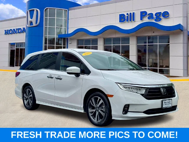 2023 Honda Odyssey Touring FWD photo