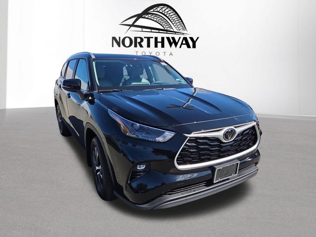 2023 Toyota Highlander XLE AWD photo