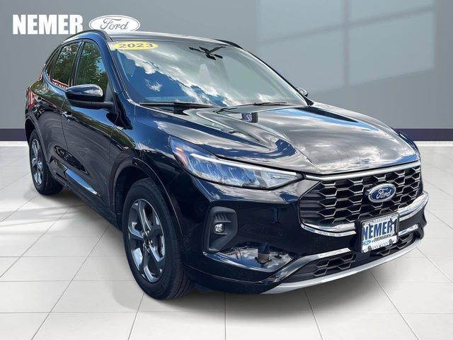 2023 Ford Escape ST-Line Select AWD photo