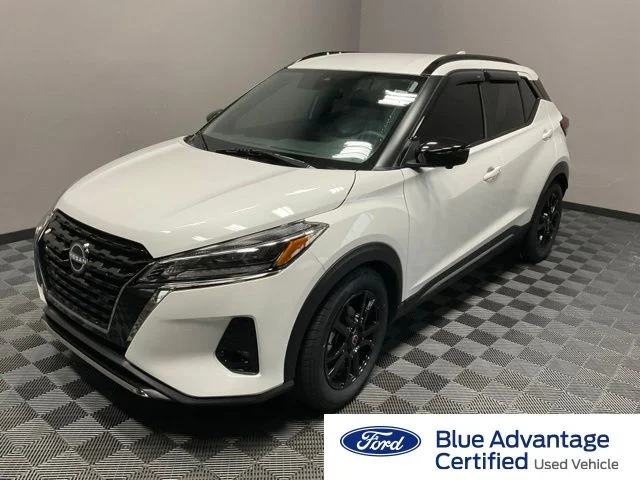 2023 Nissan Kicks SR FWD photo
