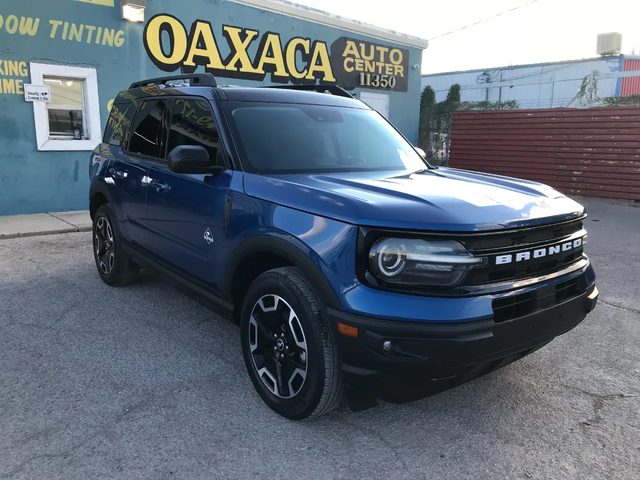 2023 Ford Bronco Sport Outer Banks 4WD photo