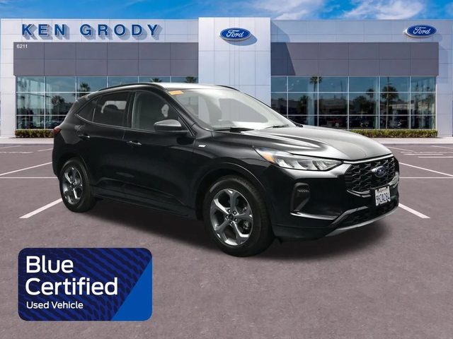 2023 Ford Escape ST-Line FWD photo