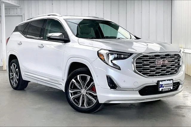 2020 GMC Terrain Denali AWD photo