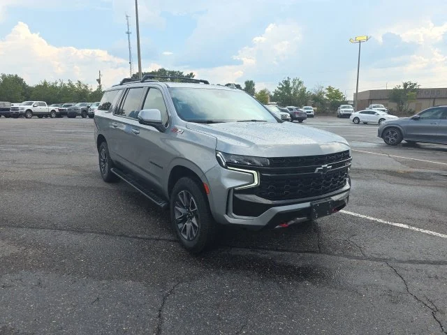 2023 Chevrolet Suburban Z71 4WD photo