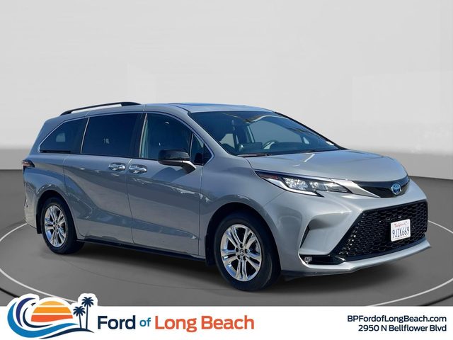 2023 Toyota Sienna XSE AWD photo