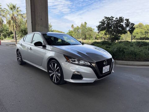 2022 Nissan Altima 2.5 SR FWD photo