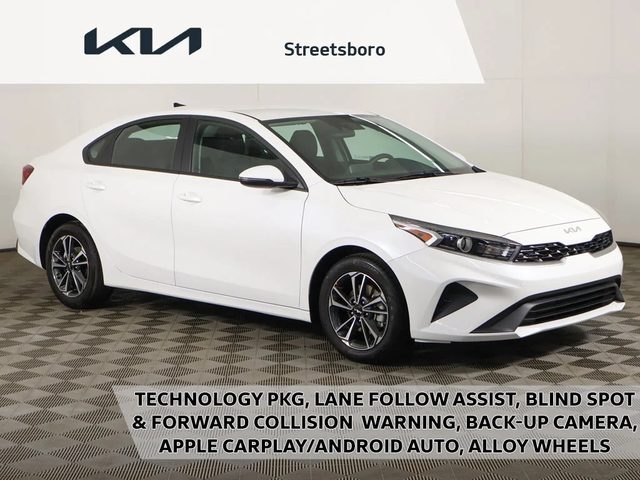 2023 Kia Forte LXS FWD photo