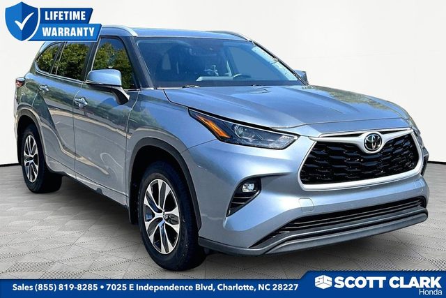 2023 Toyota Highlander XLE FWD photo