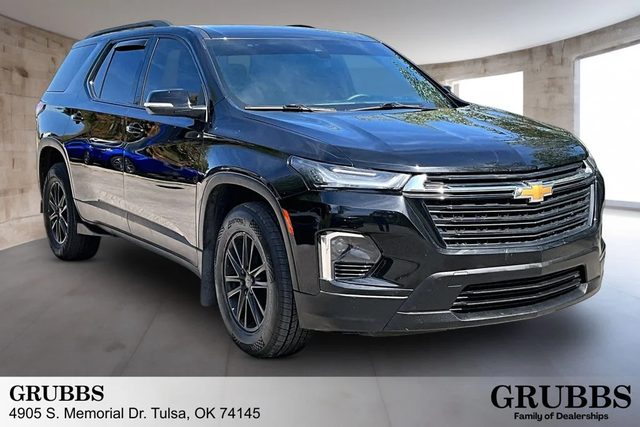 2023 Chevrolet Traverse LT Cloth FWD photo