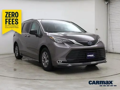 2023 Toyota Sienna XLE AWD photo