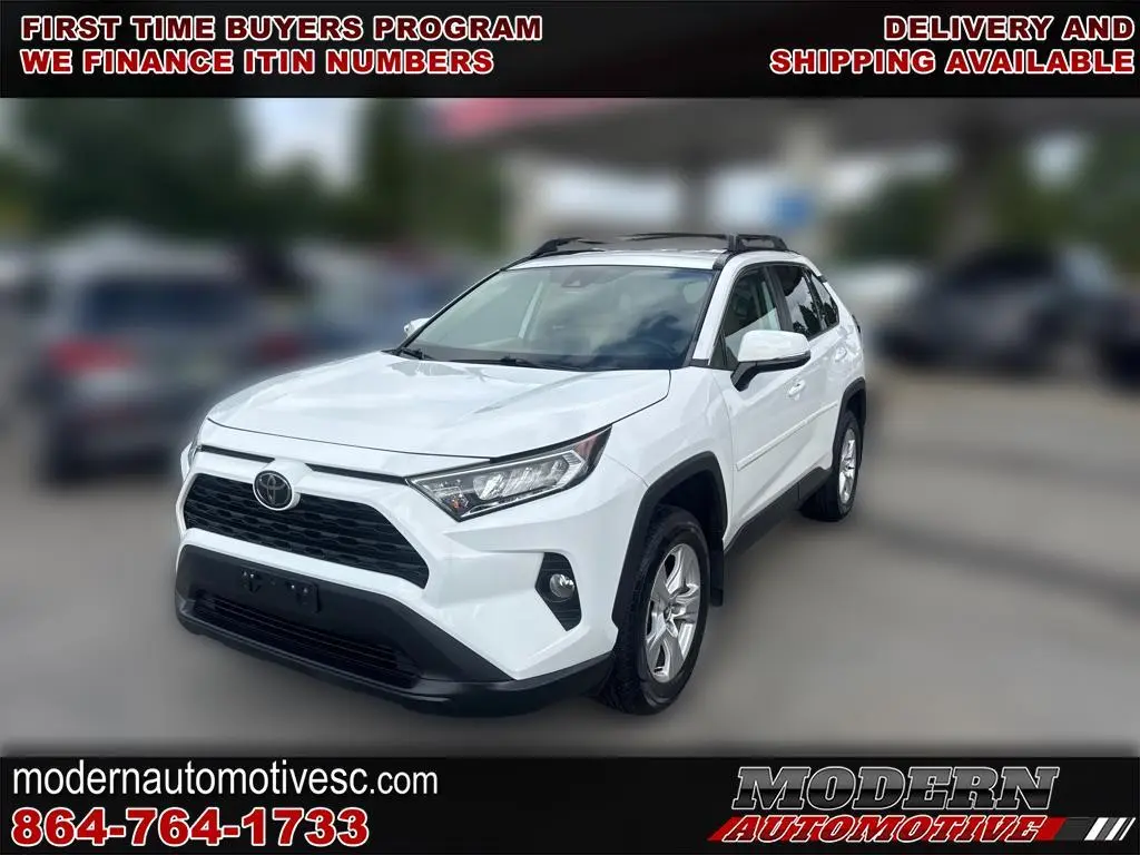 2020 Toyota RAV4 XLE AWD photo