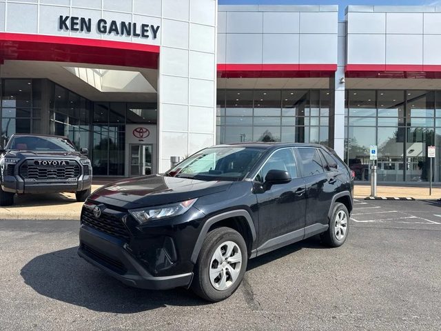 2022 Toyota RAV4 LE FWD photo