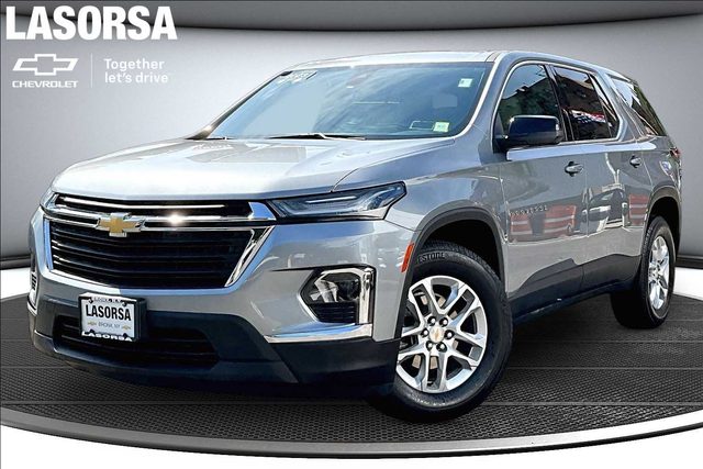 2023 Chevrolet Traverse LS AWD photo