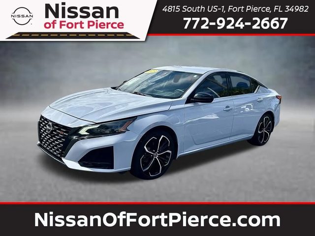 2023 Nissan Altima 2.5 SR FWD photo