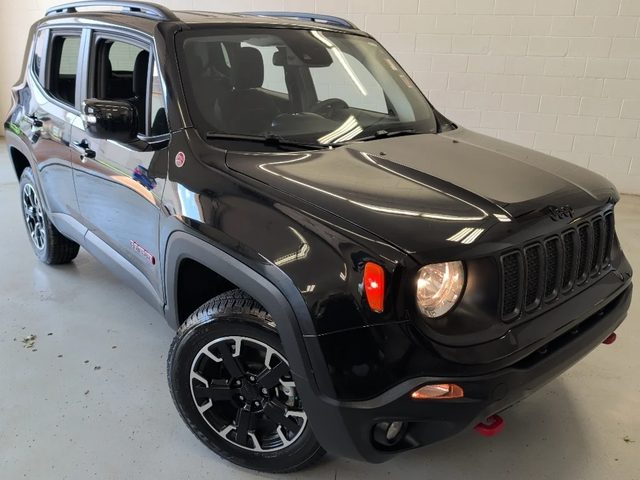 2023 Jeep Renegade Trailhawk 4WD photo