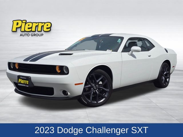 2023 Dodge Challenger SXT RWD photo