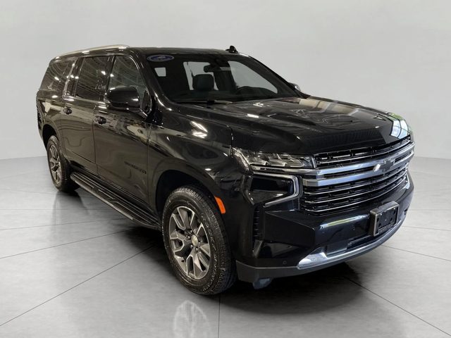 2023 Chevrolet Suburban LT 4WD photo