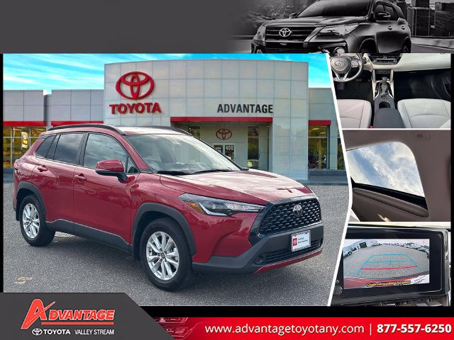 2023 Toyota Corolla Cross LE AWD photo
