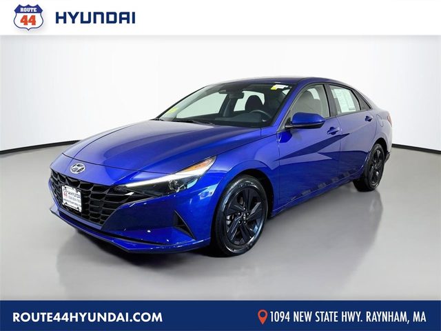 2023 Hyundai Elantra SEL FWD photo