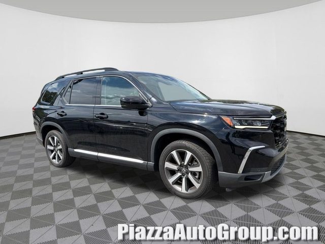 2023 Honda Pilot Touring AWD photo