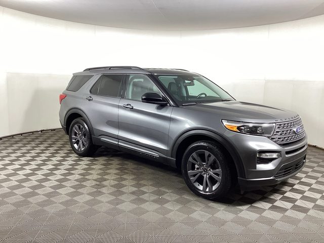 2023 Ford Explorer XLT 4WD photo