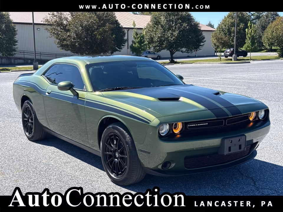 2023 Dodge Challenger SXT AWD photo