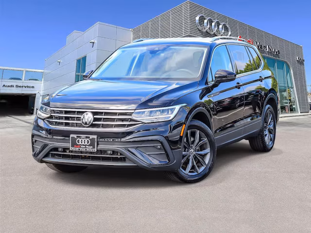 2023 Volkswagen Tiguan SE FWD photo