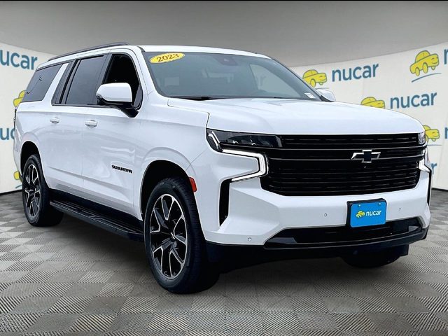 2023 Chevrolet Suburban RST 4WD photo