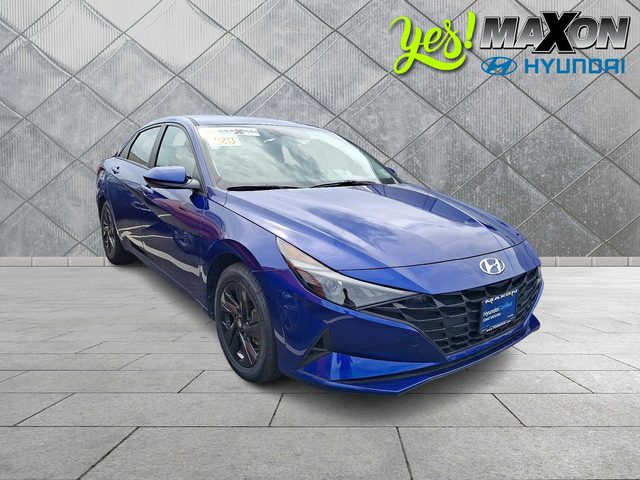 2023 Hyundai Elantra SEL FWD photo