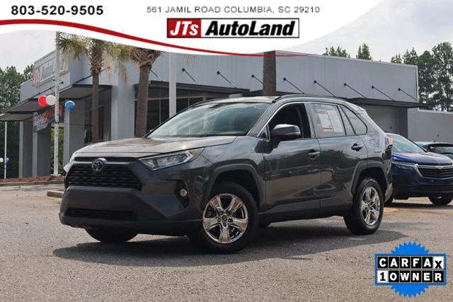 2021 Toyota RAV4 XLE FWD photo