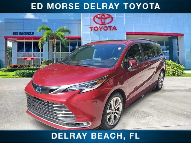 2023 Toyota Sienna Platinum FWD photo