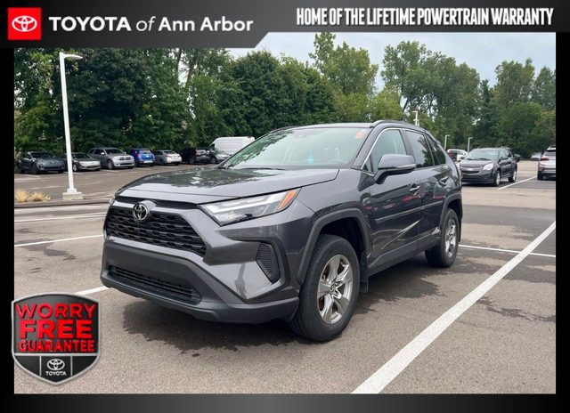 2023 Toyota RAV4 XLE AWD photo