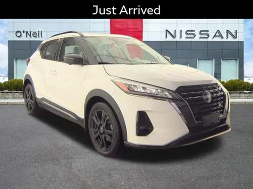 2023 Nissan Kicks SR FWD photo