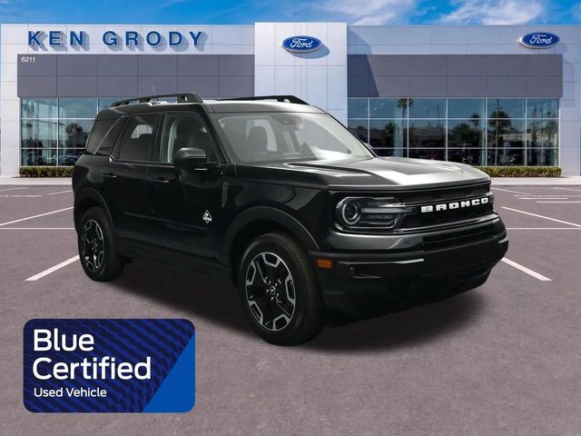 2023 Ford Bronco Sport Outer Banks 4WD photo