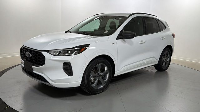 2023 Ford Escape ST-Line FWD photo