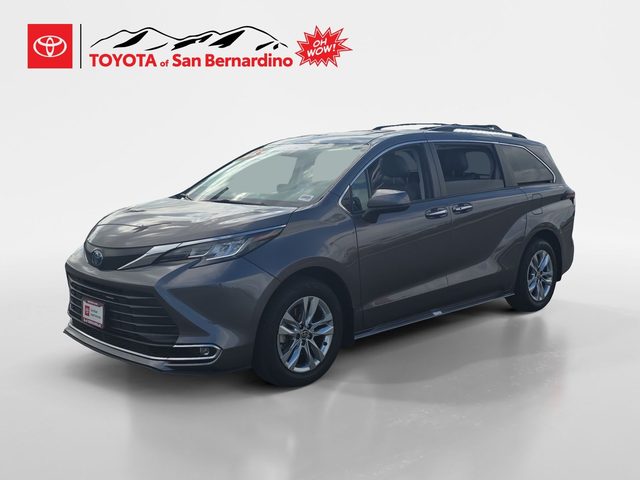 2023 Toyota Sienna XLE FWD photo
