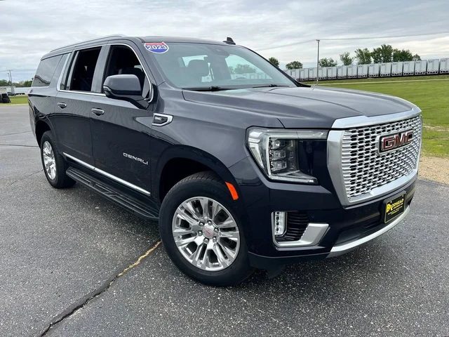 2023 GMC Yukon XL Denali 4WD photo