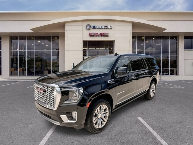 2023 GMC Yukon XL Denali 4WD photo