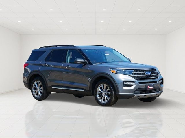 2023 Ford Explorer XLT 4WD photo