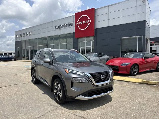2023 Nissan Rogue Platinum FWD photo